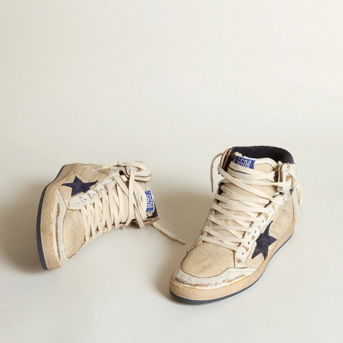Golden Goose Sky-Star In Cream-Colored Nylon And Leather With Blue Suede Star Golden Goose Sky-Star In Cream-Colored Nylon And Leather With Blue Suede Star