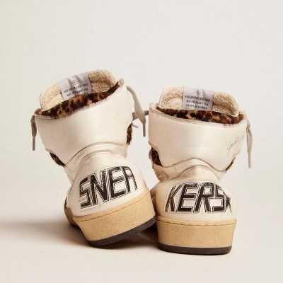 Golden Goose Sky-Star Sneakers With Signature On The Ankle And Leopard-Print Pony Skin Inserts Golden Goose Sky-Star Sneakers With Signature On The Ankle And Leopard-Print Pony Skin Inserts
