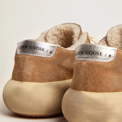 Golden Goose Space-Star In Tobacco-Colored Suede And Shearling Lining Golden Goose Space-Star In Tobacco-Colored Suede And Shearling Lining
