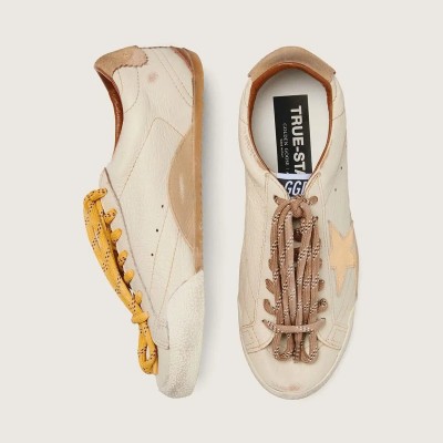 Golden Goose True-Star In White Nappa Leather With Gold Foiled Leather Star And Beige Suede Heel Tab Golden Goose True-Star In White Nappa Leather With Gold Foiled Leather Star And Beige Suede Heel Tab