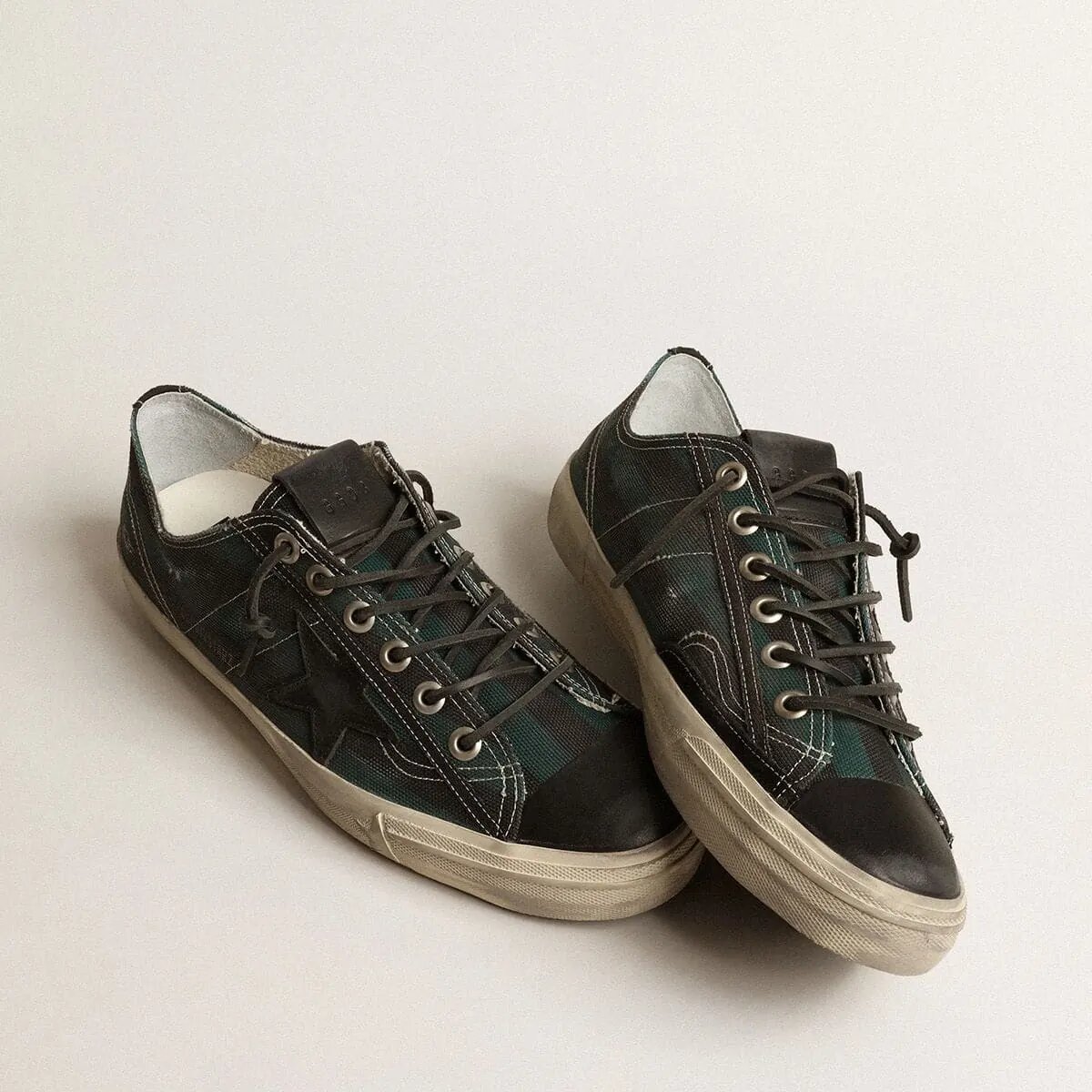 Golden Goose V-Star In Black And Green Striped Canvas With Black Leather Star And Toe Golden Goose V-Star In Black And Green Striped Canvas With Black Leather Star And Toe