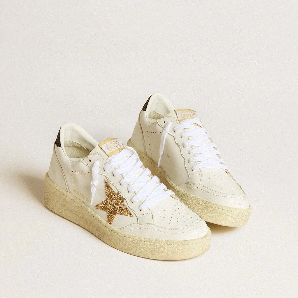 Golden Goose Ball Star In White Leather With Gold Glitter Star And Black Glitter Heel Tab Golden Goose Ball Star In White Leather With Gold Glitter Star And Black Glitter Heel Tab