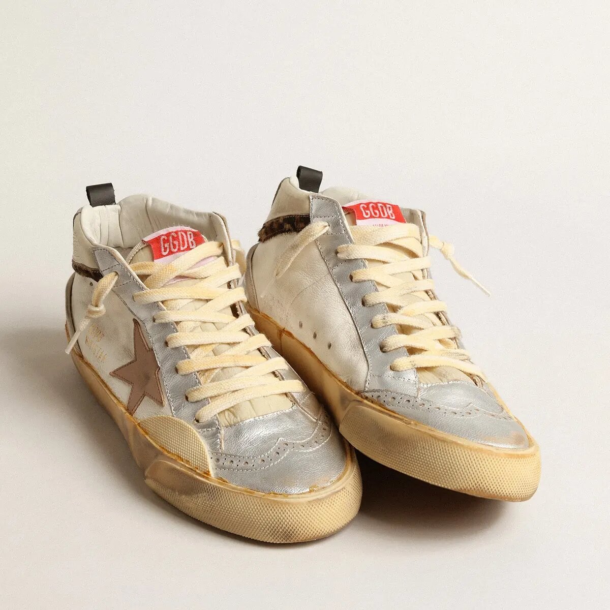 Golden Goose Mid Star With Silver Metallic Leather Inserts And Pink Star Golden Goose Mid Star With Silver Metallic Leather Inserts And Pink Star