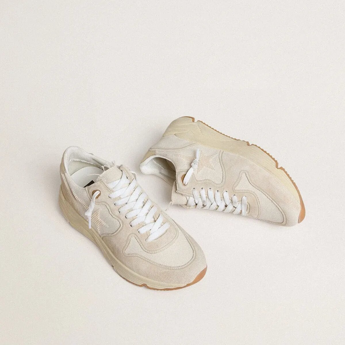 Golden Goose Running Sole In Canvas With Beige Star And Platinum Metallic Leather Heel Tab Golden Goose Running Sole In Canvas With Beige Star And Platinum Metallic Leather Heel Tab
