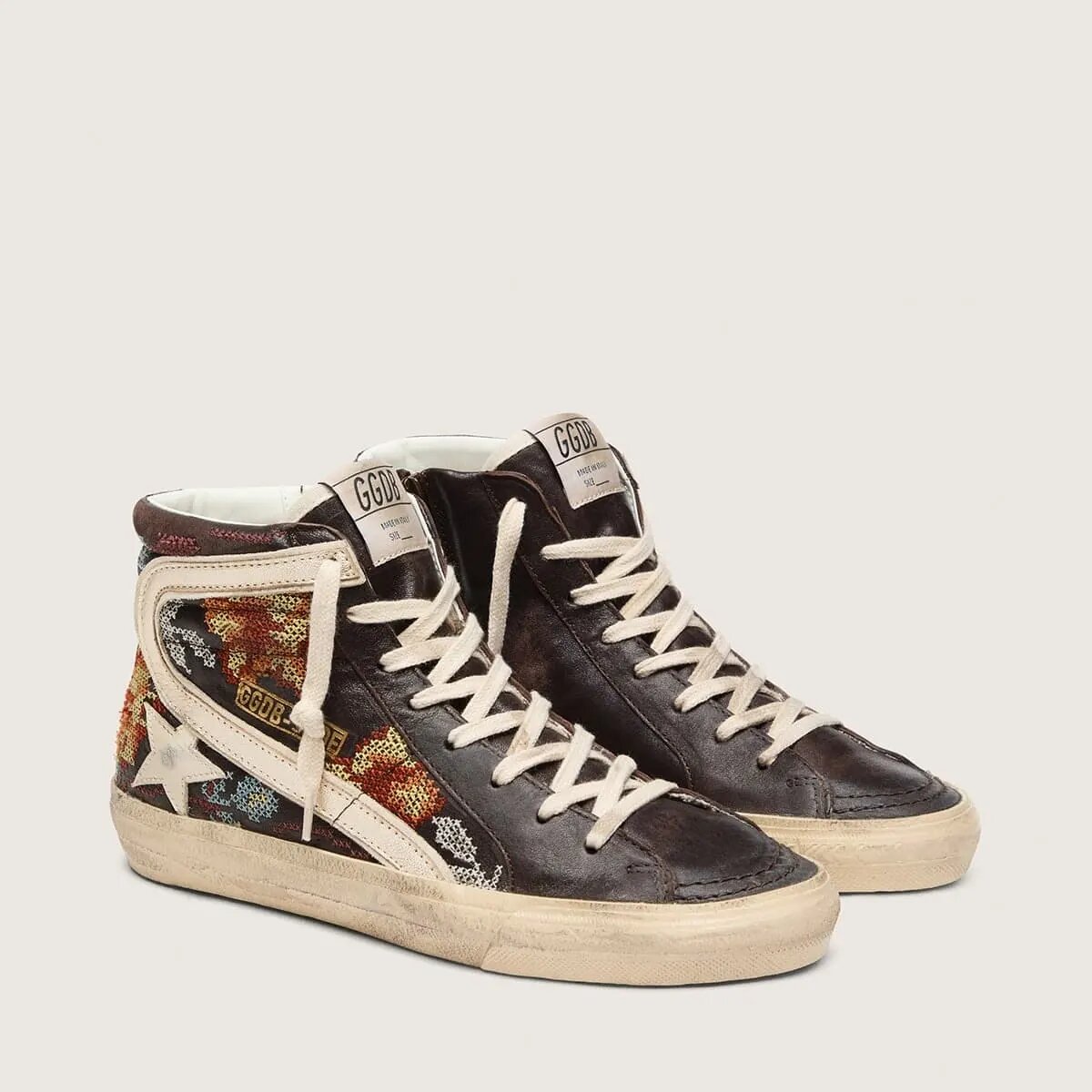 Golden Goose Slide In Ebony Leather With Cream Star And Multicolor Embroidery Golden Goose Slide In Ebony Leather With Cream Star And Multicolor Embroidery