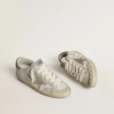 Golden Goose Super-Star Ltd With Beige Suede Star And Heel Tab And Floral Embroidery Golden Goose Super-Star Ltd With Beige Suede Star And Heel Tab And Floral Embroidery