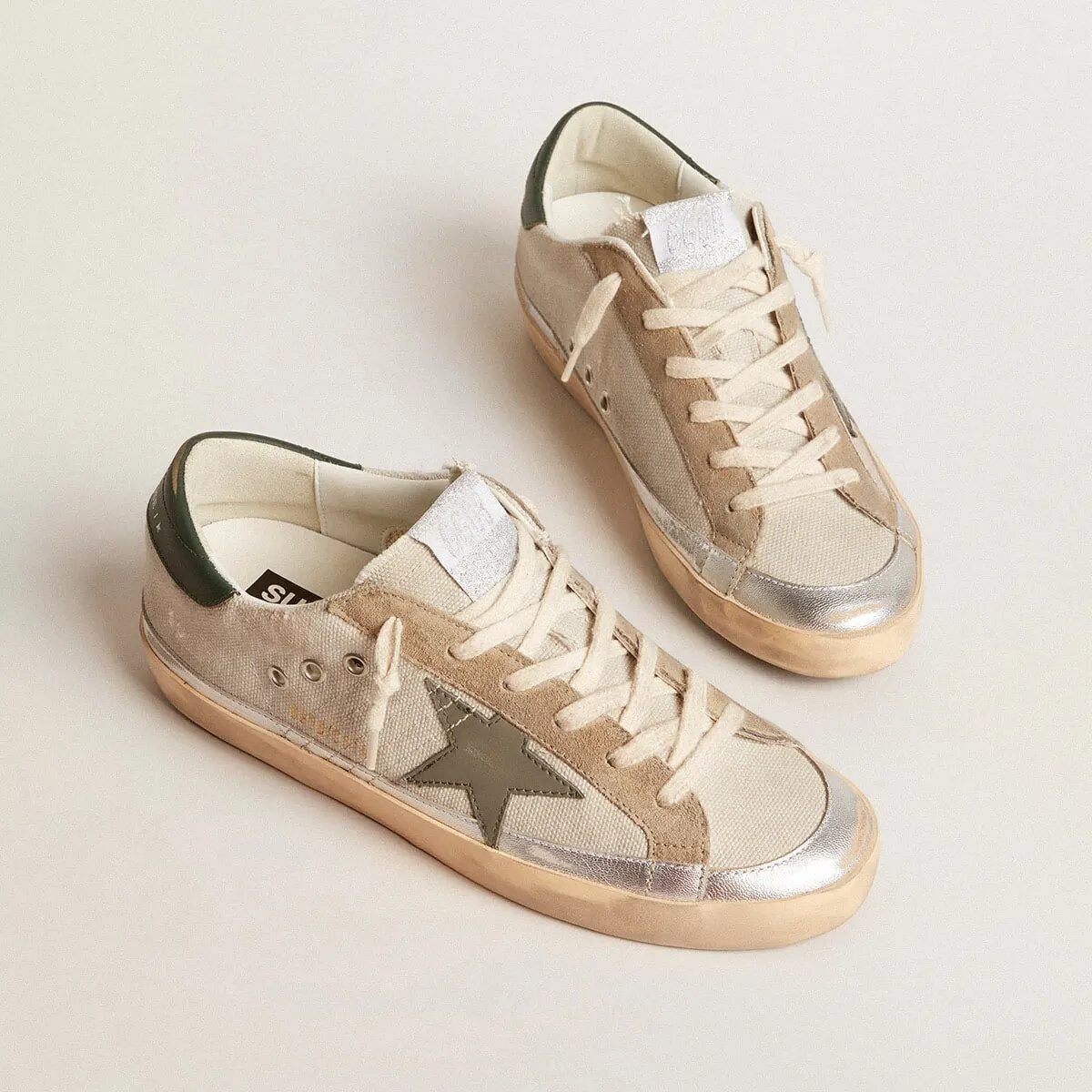 Golden Goose Super-Star In Gray Canvas With A Green Leather Star And Heel Tab Golden Goose Super-Star In Gray Canvas With A Green Leather Star And Heel Tab