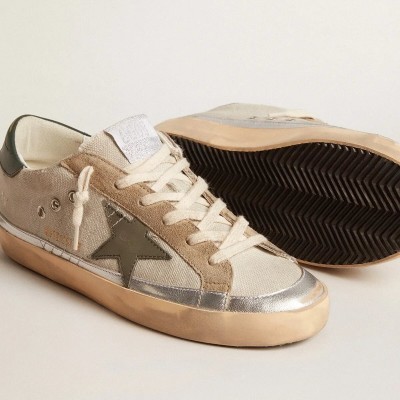 Golden Goose Super-Star In Gray Canvas With A Green Leather Star And Heel Tab Golden Goose Super-Star In Gray Canvas With A Green Leather Star And Heel Tab