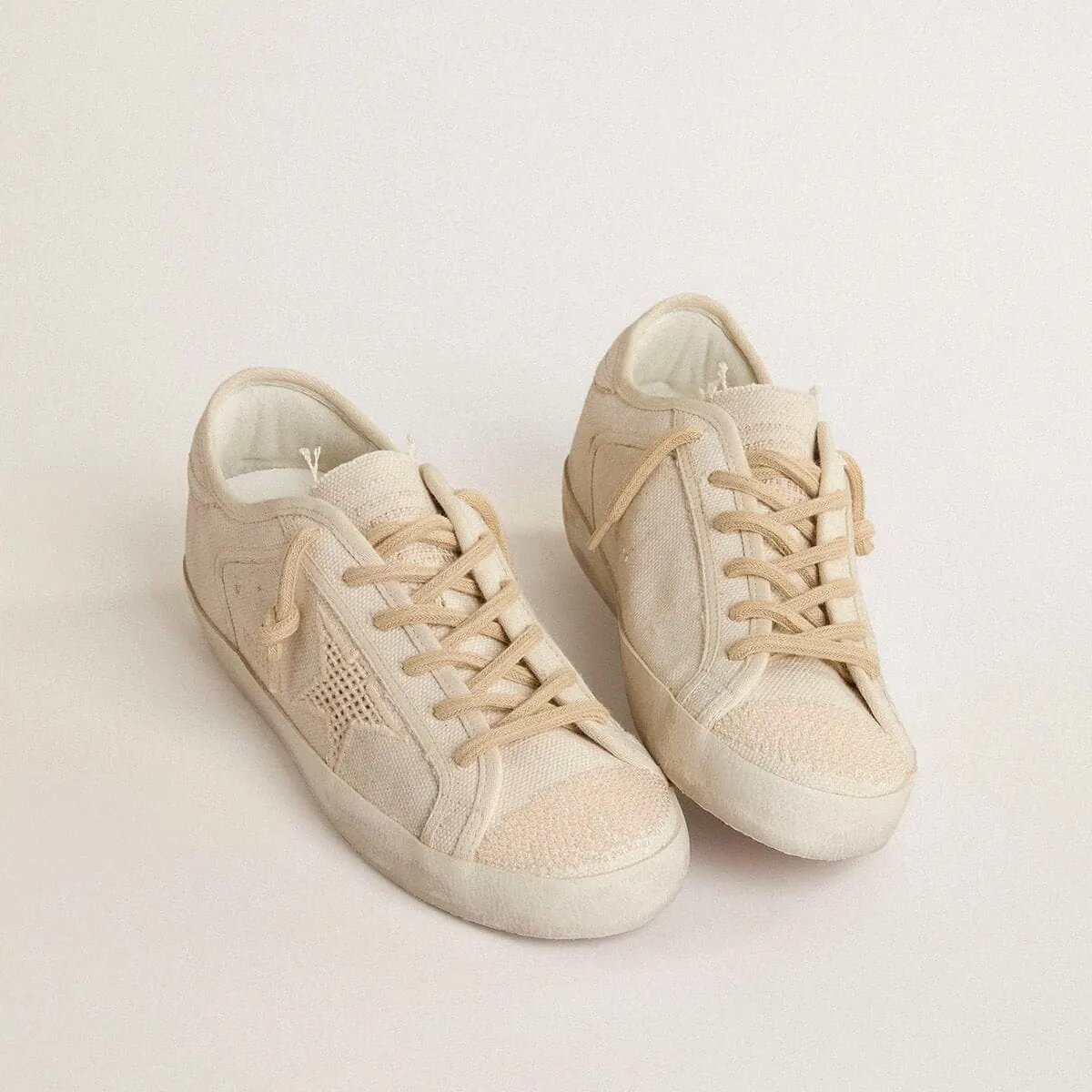 Golden Goose Super-Star In Pearl-Colored Canvas With A Tone-On-Tone Mesh Effect Star Golden Goose Super-Star In Pearl-Colored Canvas With A Tone-On-Tone Mesh Effect Star