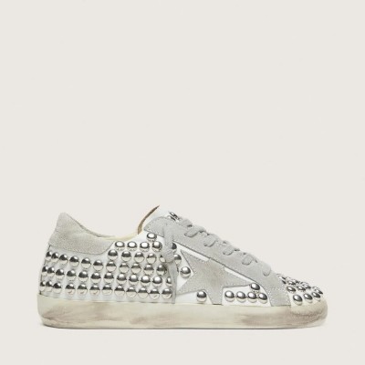 Golden Goose Super-Star In White Leather With Light Gray Star And Metal Studs Golden Goose Super-Star In White Leather With Light Gray Star And Metal Studs