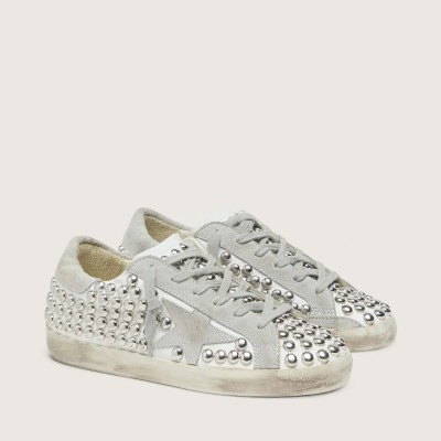 Golden Goose Super-Star In White Leather With Light Gray Star And Metal Studs Golden Goose Super-Star In White Leather With Light Gray Star And Metal Studs