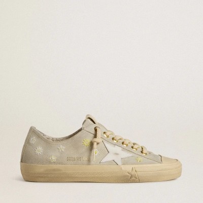 Golden Goose V-Star In Ice-Gray Suede With White Leather Star And Floral Embroidery Golden Goose V-Star In Ice-Gray Suede With White Leather Star And Floral Embroidery